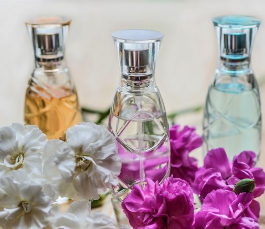 DIY Hydrating Face Mist For Glowing Skin - Beauty Tips By Nim - Nimisha Goyal - HashBUGS - BTN - beautytipsbynim.hashbugs.com