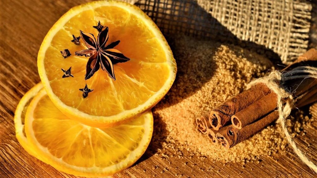 Cinnamon Powder And Lemon Juice - Top 10 Blackhead Removal Home Remedies - Beauty Tips By Nim - Nimisha Goyal - HashBUGS - BTN - Nimify Beauty - beautytipsbynim.com