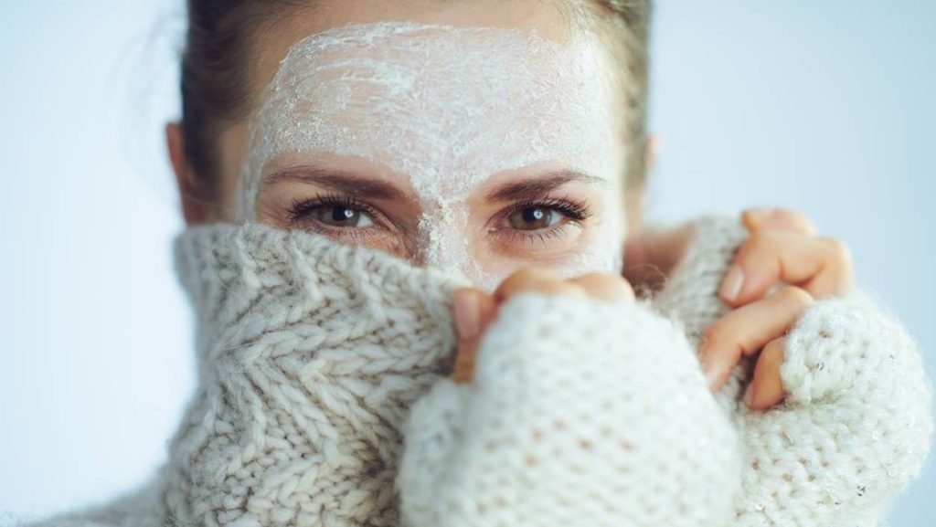 Use Your Moisturiser As A Weapon Against The Cold Winds - Top 9 Skincare Tips for Winters With Pictures - Beauty Tips By Nim - Nimisha Goyal - HashBUGS - BTN - Nimify Beauty - beautytipsbynim.com
