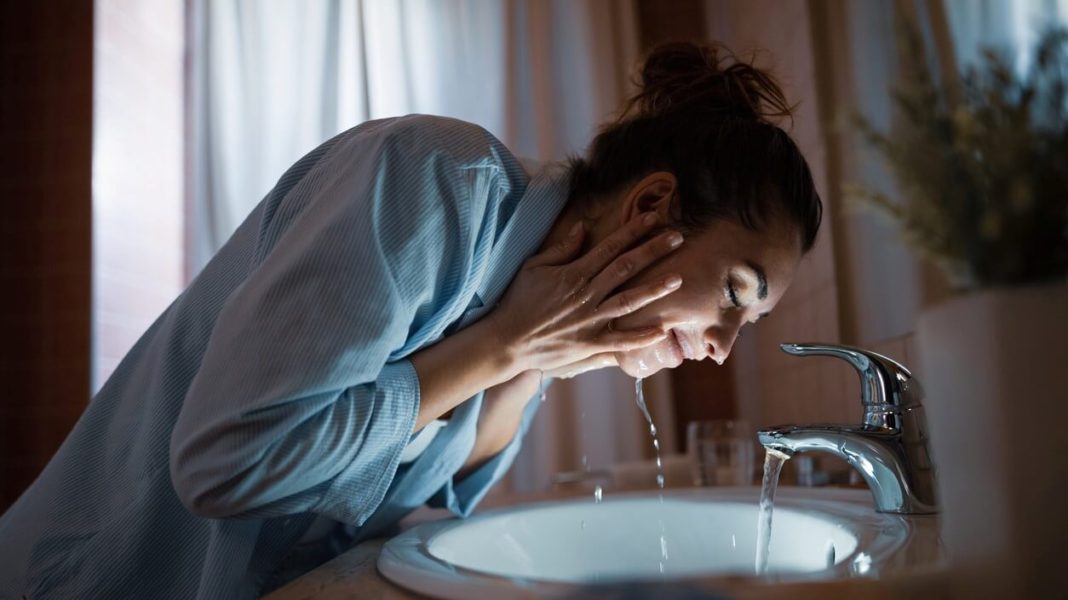 Clean and Hydrated Face? Here Are 6 Common Ways