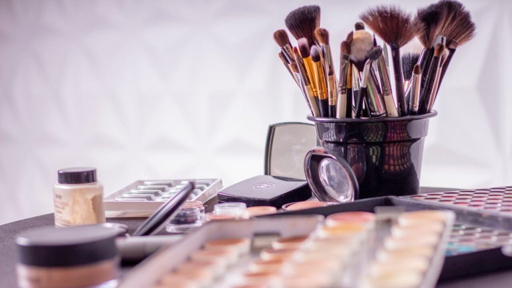 How to Make Your Makeup Last in Summers 15 Hacks - Beauty Tips By Nim - Nimisha Goyal - HashBUGS - BTN - Nimify Beauty - beautytipsbynim.com